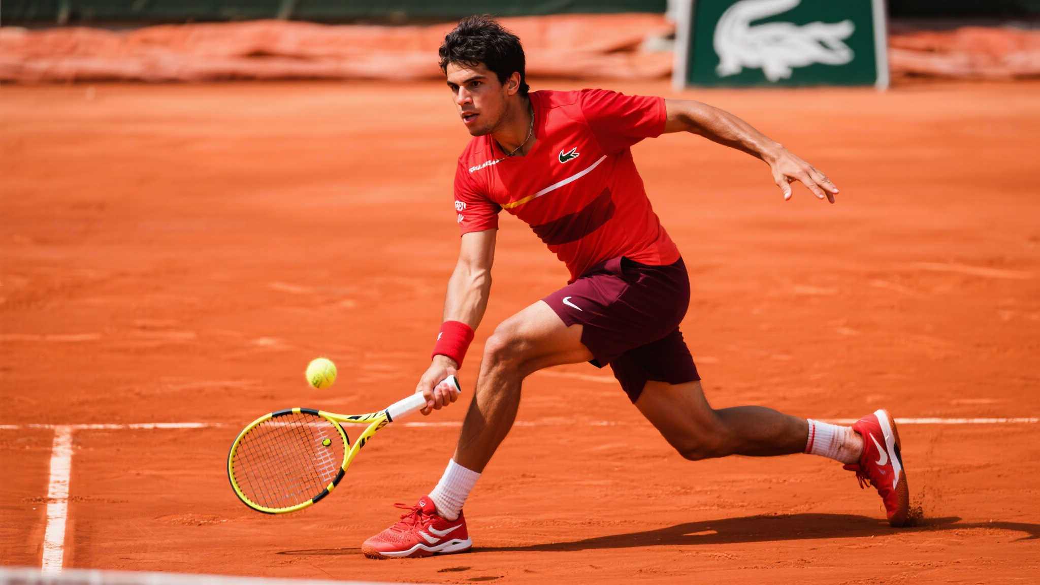 阿尔卡拉斯：红土赛场的新一代霸主